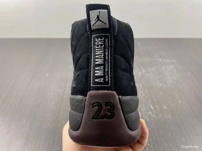 DV6989-001 Ma Retro 12 Maniere Jordan Black A 0606